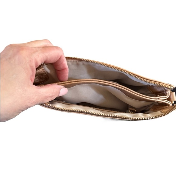 LAUREN CONRAD Rose Gold Crossbody Bag with 5 Leather Roses - Picture 7 of 14